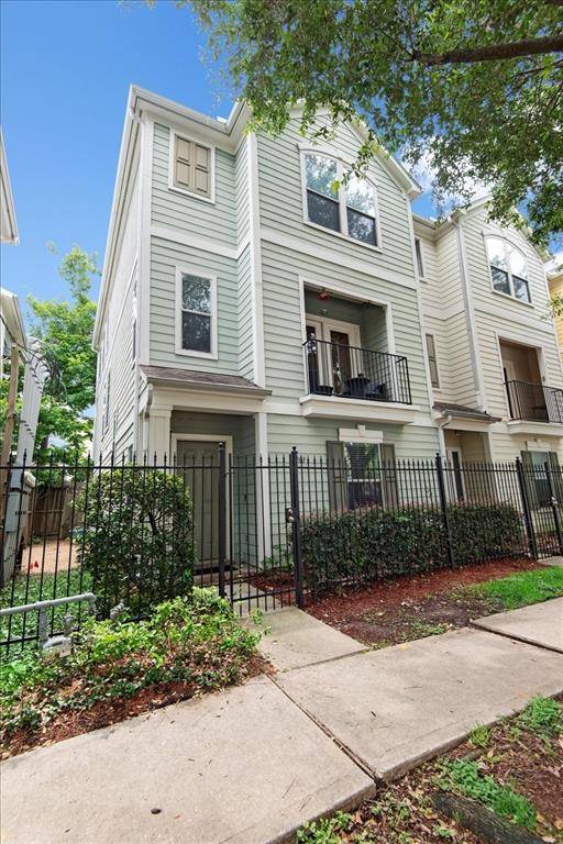 Houston, TX 77003,1203 Nagle ST