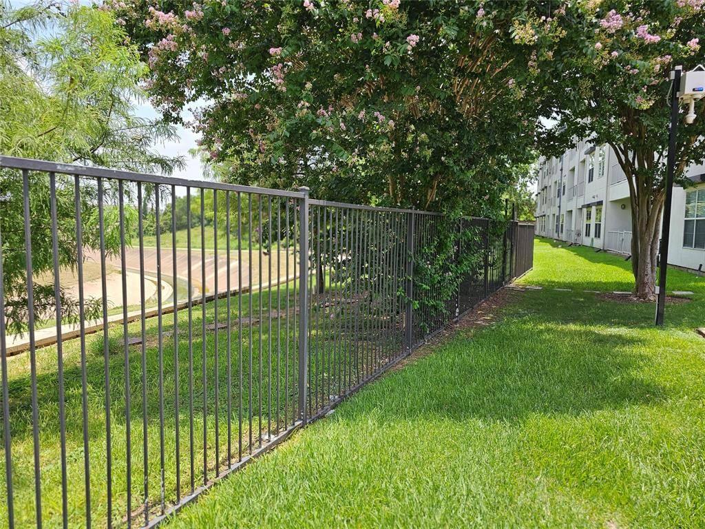 Houston, TX 77007,1441 East ST #311