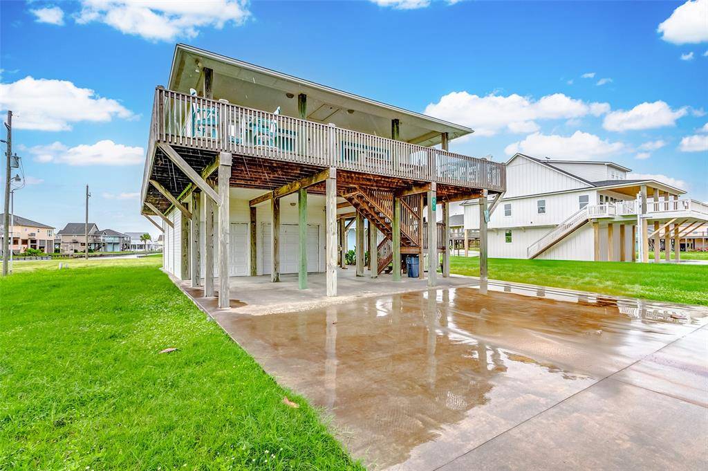 Crystal Beach, TX 77650,957 Raymond