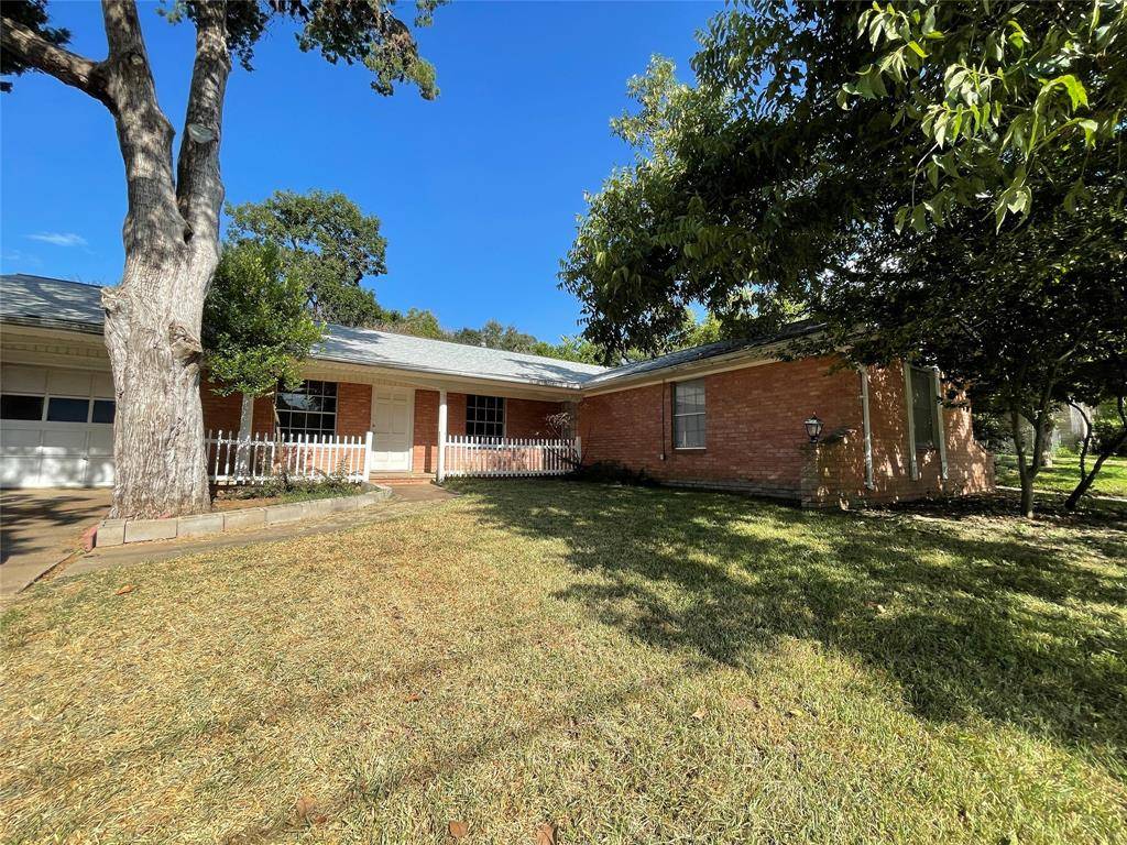 Brenham, TX 77833,1305 S Chappell Hill ST