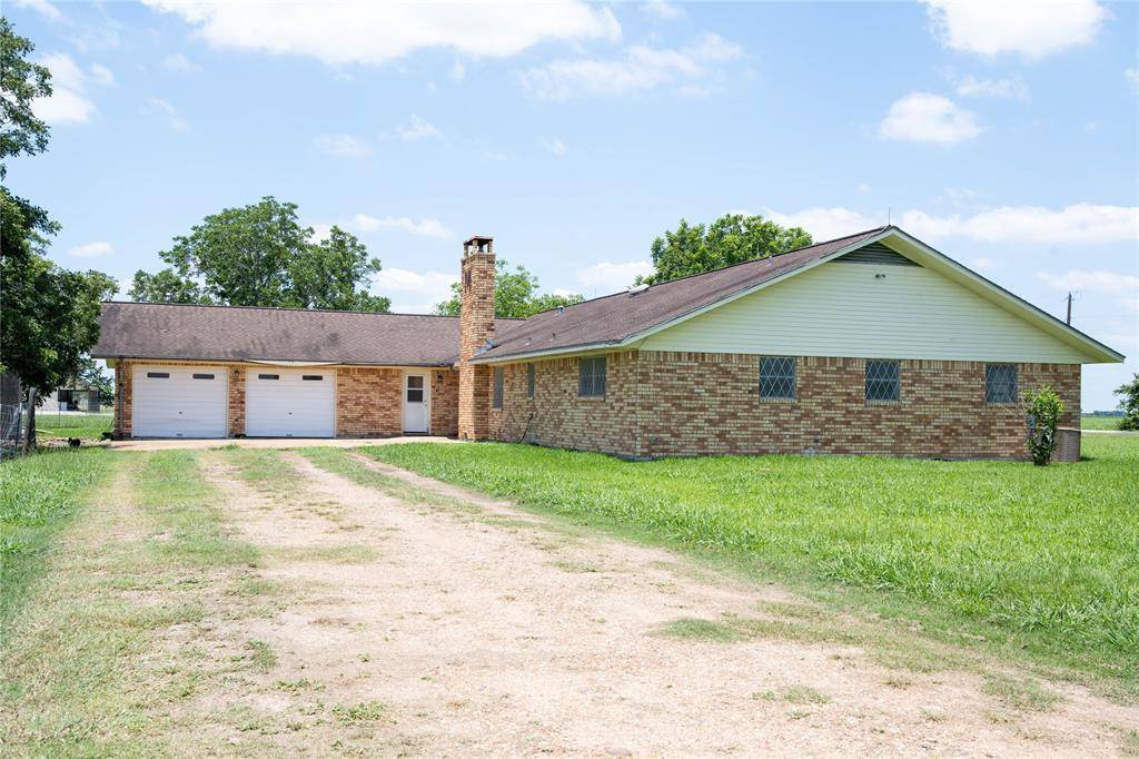 Louise, TX 77455,552 County Road 315