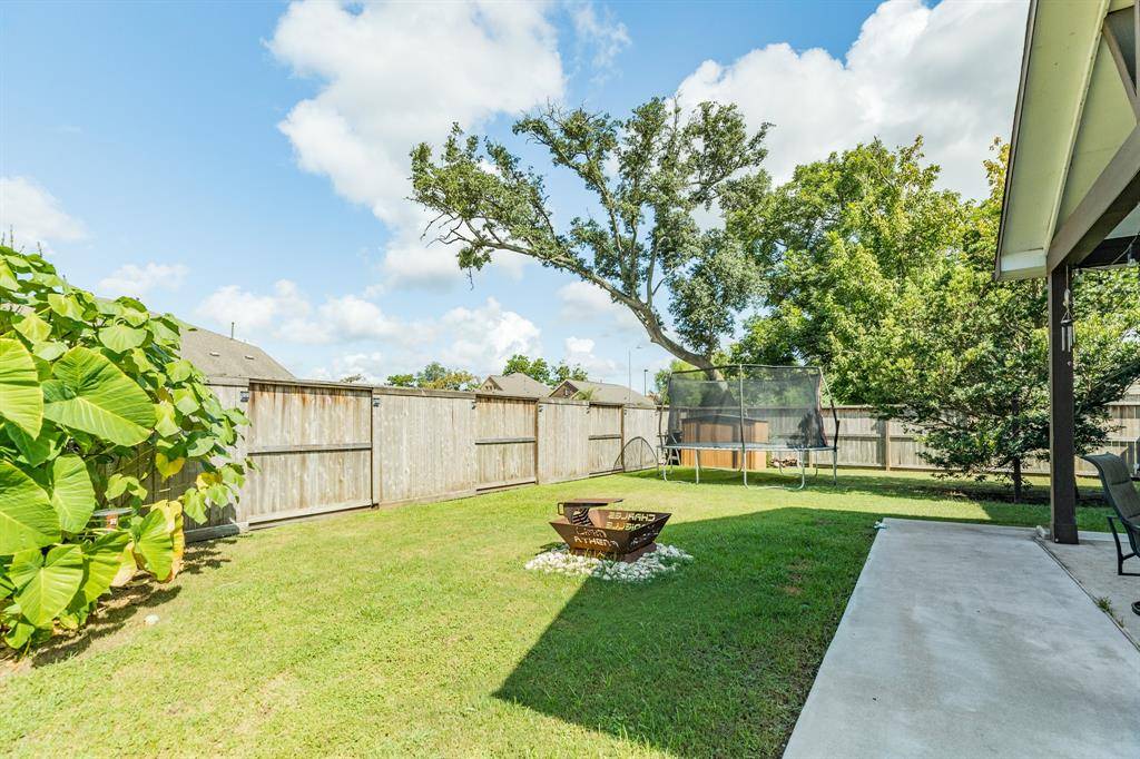 Clute, TX 77531,110 Long Meadow CT