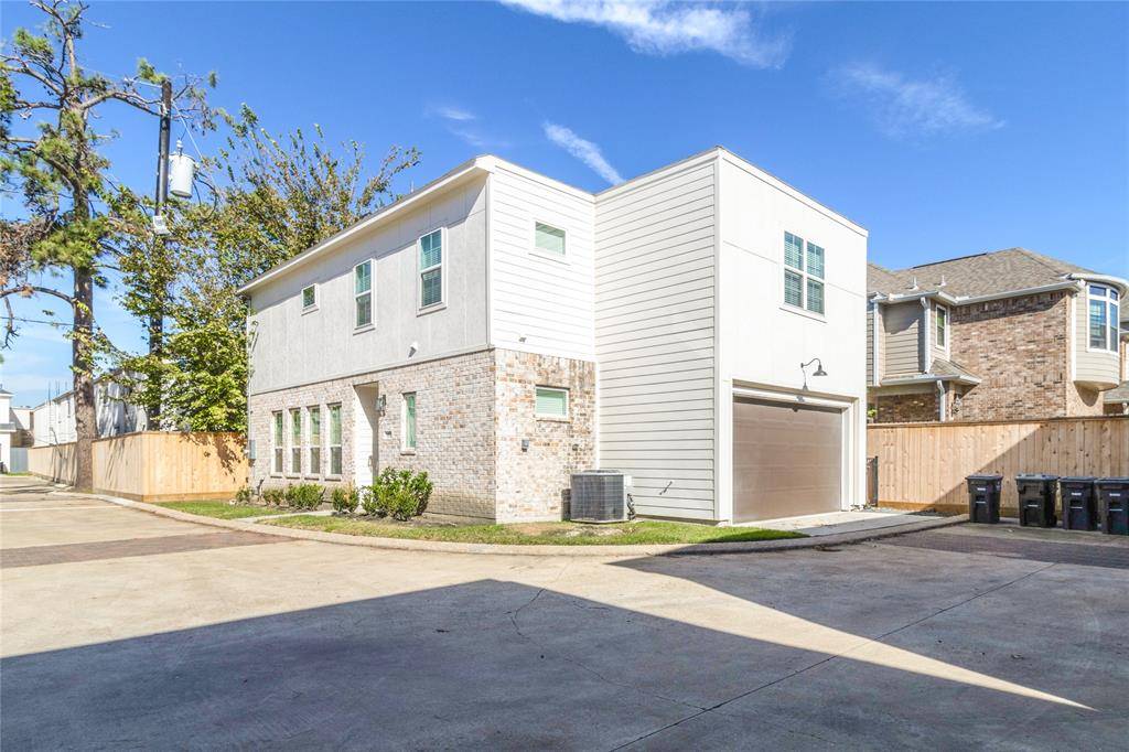 Houston, TX 77055,1610 Westside Garden LN