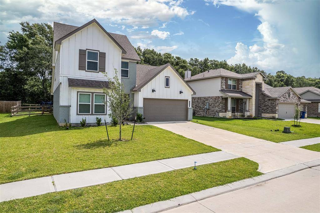 Anahuac, TX 77514,305 Lakeway CIR