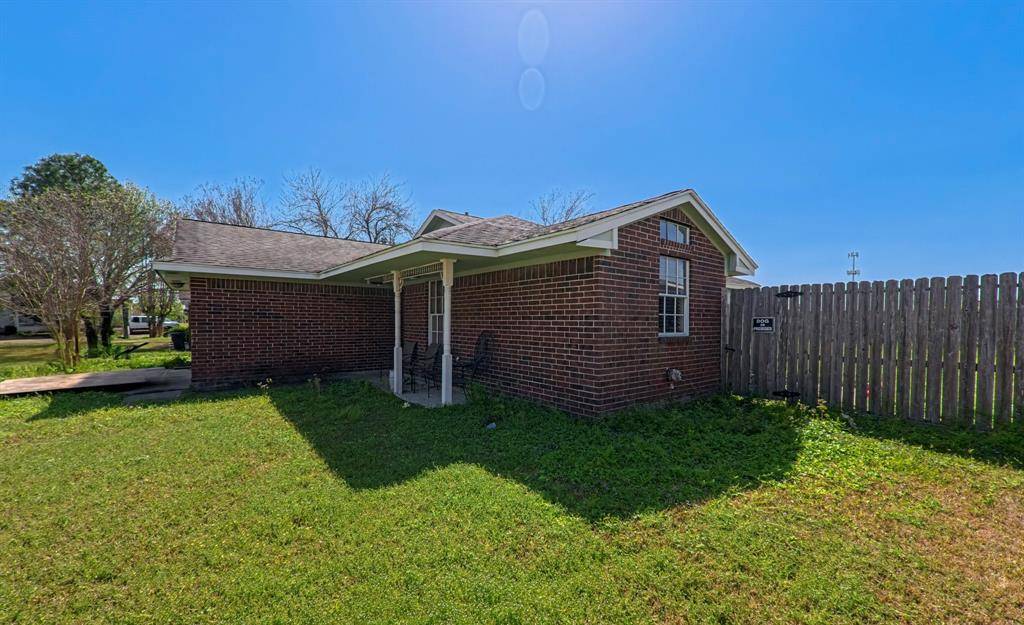 La Porte, TX 77571,2215 Loc Loma LN