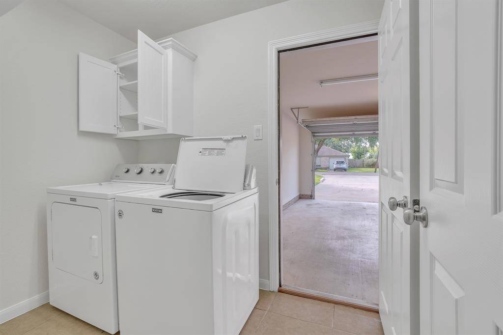 Danbury, TX 77534,5122 2nd ST
