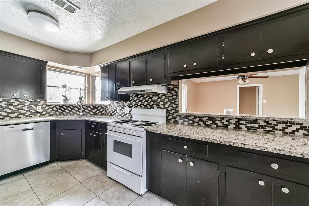 Houston, TX 77096,11003 Oasis DR