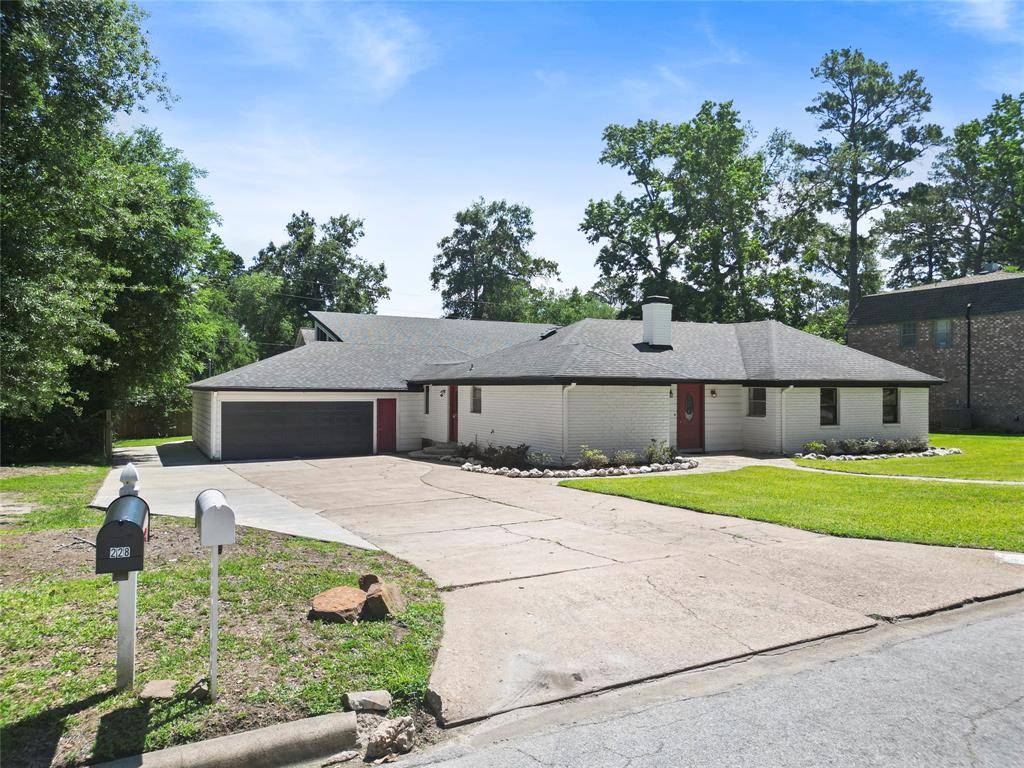 Huntsville, TX 77320,233 Royal Oaks ST