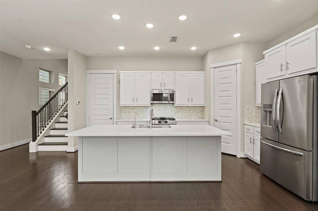 Houston, TX 77043,10972 Hewitt Cliff LN