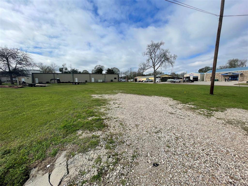 Willis, TX 77378,306 Bell ST