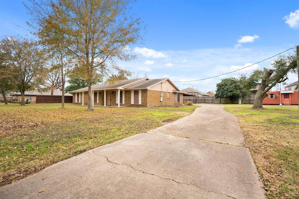 Pasadena, TX 77504,3611 Cadena DR
