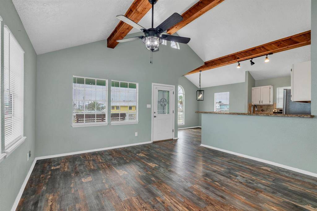 Bayou Vista, TX 77563,286 Ling ST