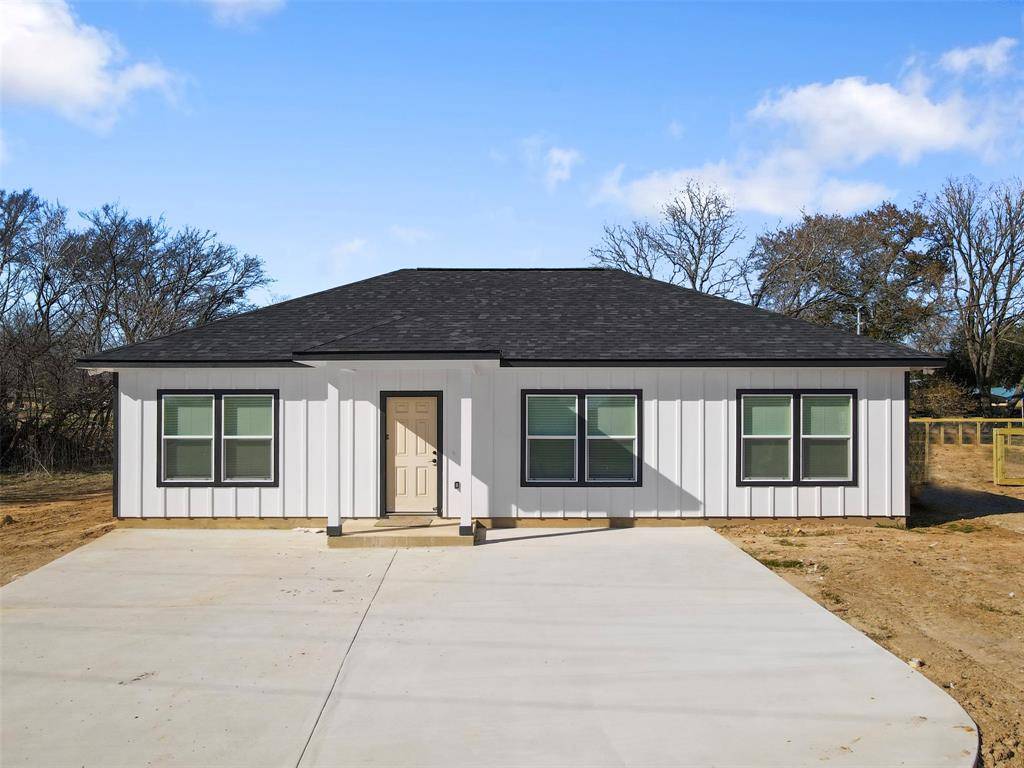 Hearne, TX 77859,807 E Brown ST