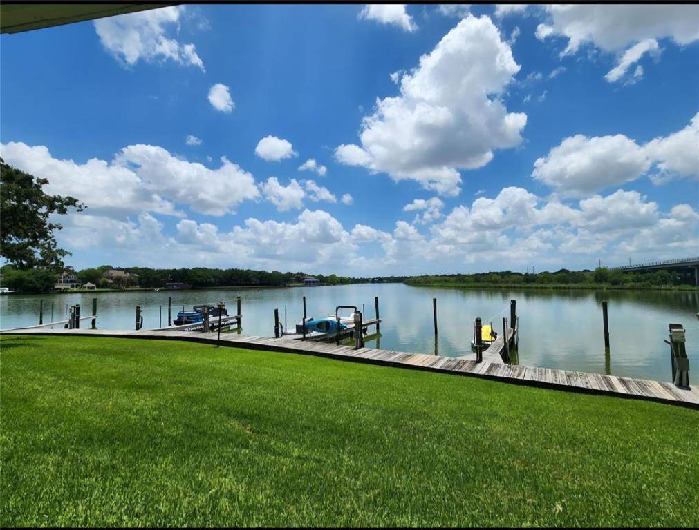 Webster, TX 77058,18809 Egret Bay BLVD #203