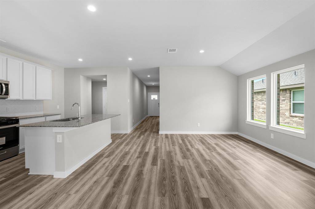 Iowa Colony, TX 77583,8439 Sandy Coral LN