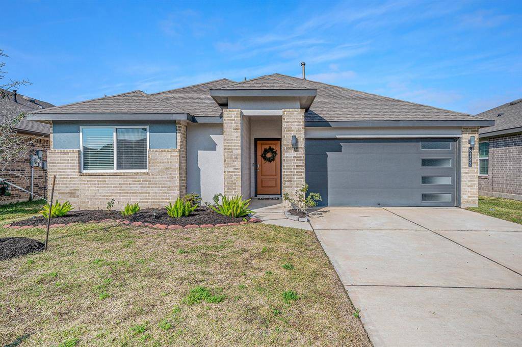 Rosharon, TX 77583,8122 Brahman LN