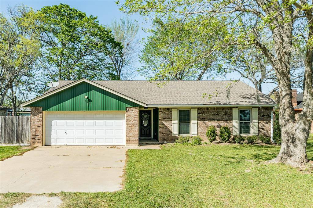 West Columbia, TX 77486,530 Tall Timber DR