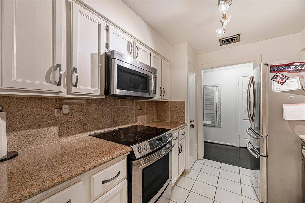Houston, TX 77057,661 Bering DR #404