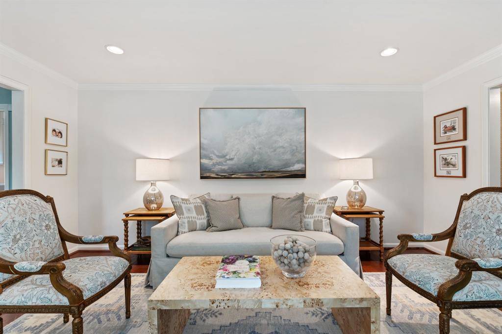 Houston, TX 77063,7910 Meadowbriar LN