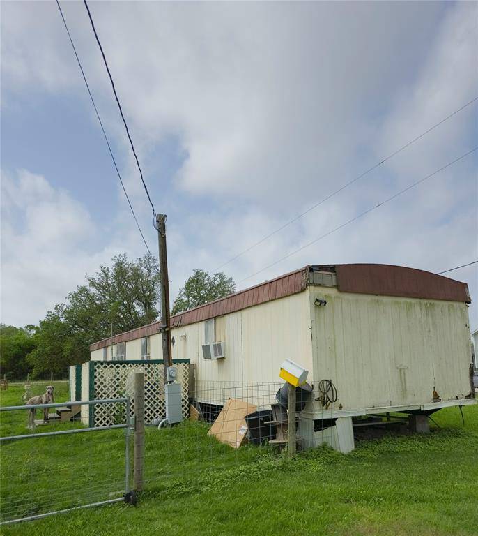 Palacios, TX 77465,36 Old River RD