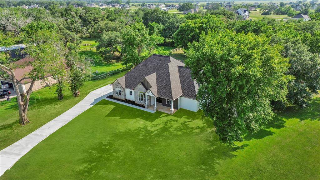 Rosharon, TX 77583,215 Lakeland Circle CIR