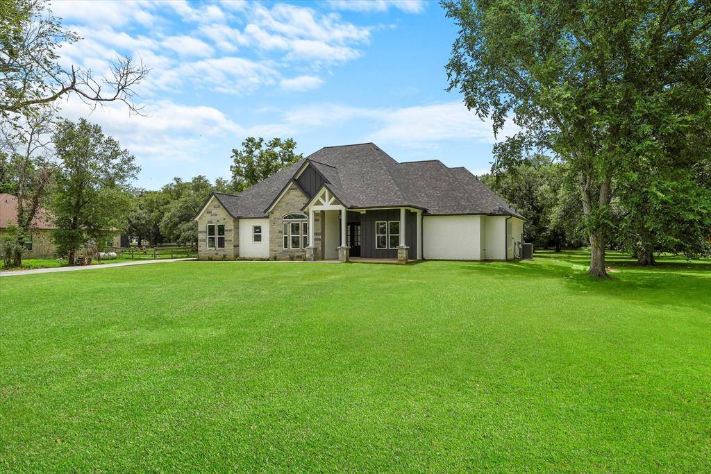 Rosharon, TX 77583,215 Lakeland Circle CIR