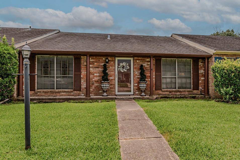 Beaumont, TX 77707,5975 Meadow WAY