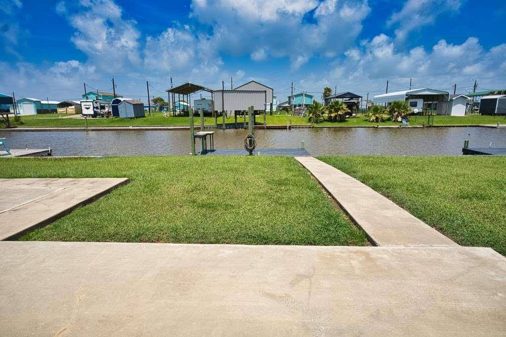 Sargent, TX 77414,136 County Rd 204 WAY