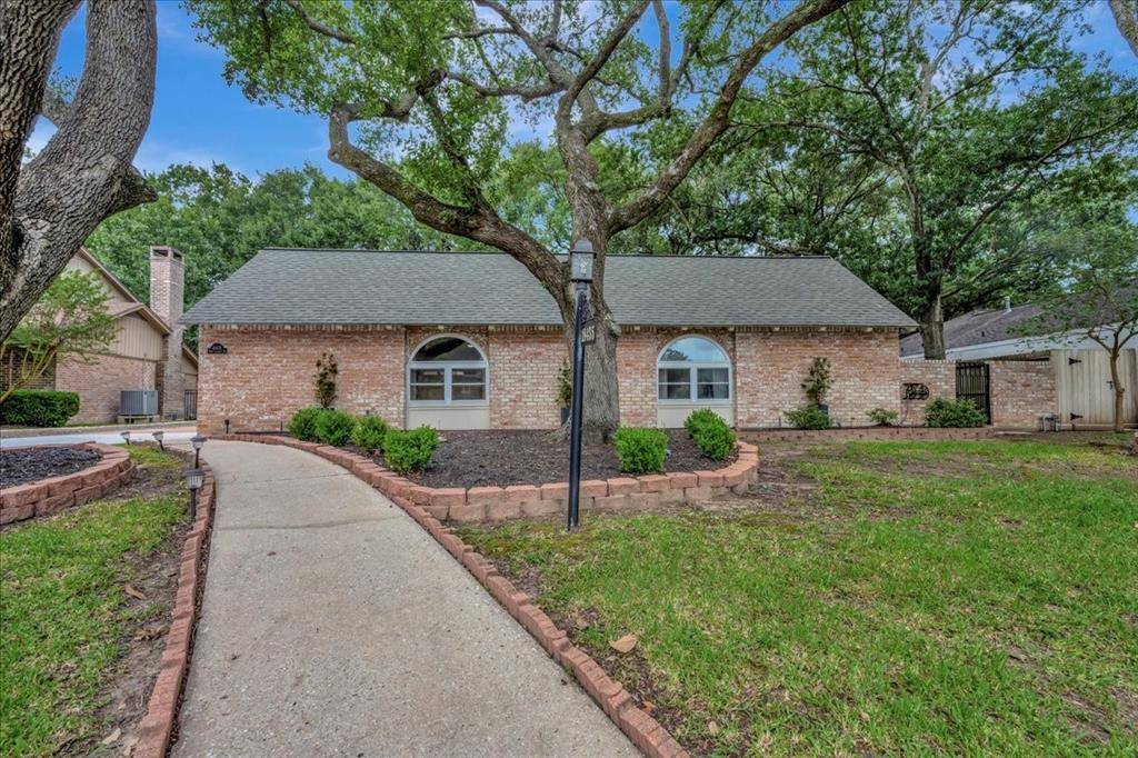 Houston, TX 77058,18435 Point Lookout DR
