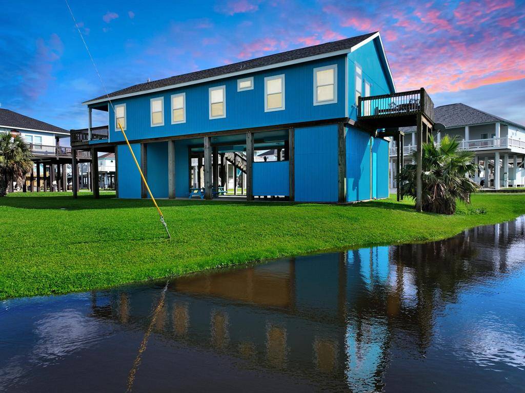 Crystal Beach, TX 77650,936 Surf RD