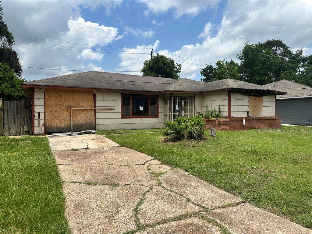 Houston, TX 77033,5807 Doulton DR