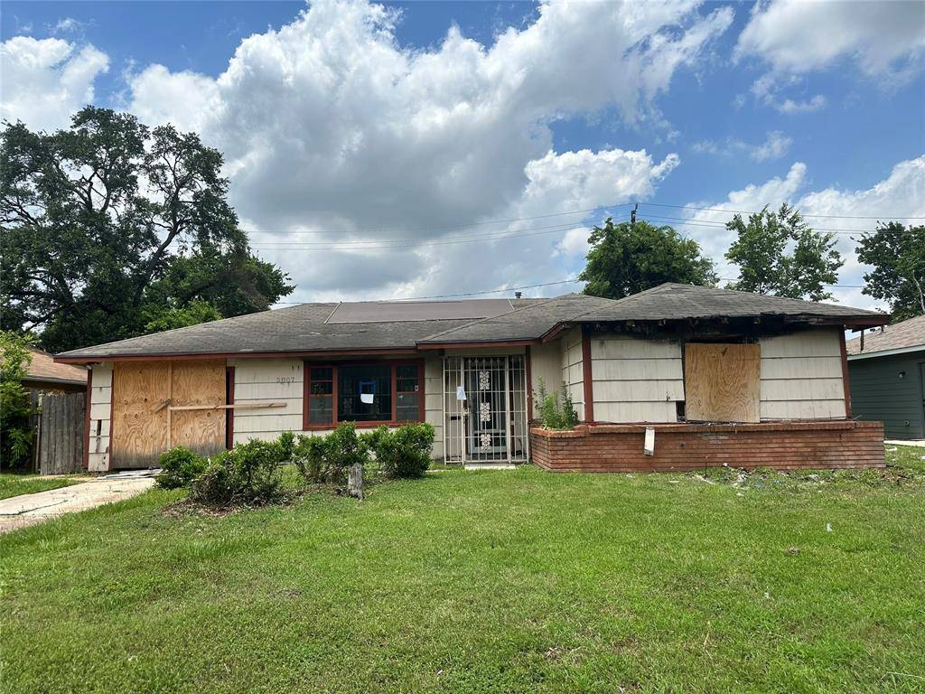 Houston, TX 77033,5807 Doulton DR