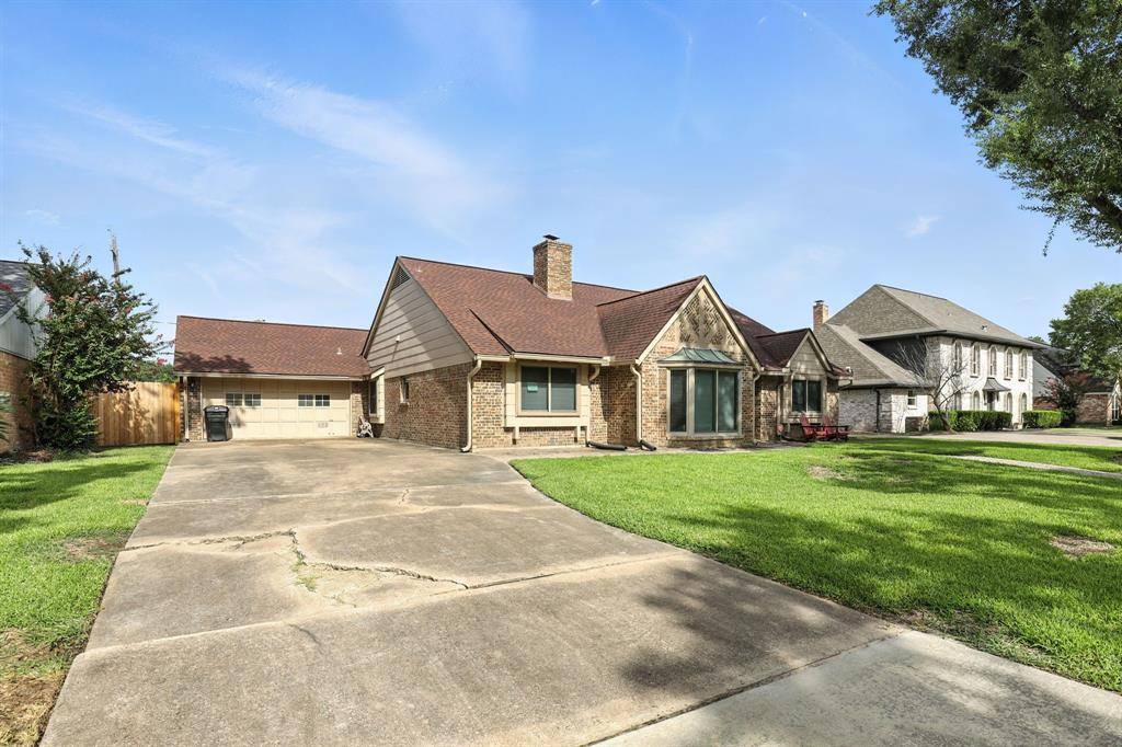 Houston, TX 77043,2910 Riata LN