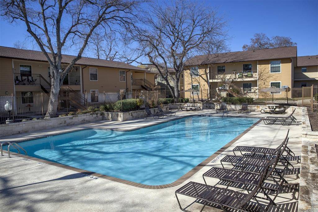 San Antonio, TX 78201,800 Babcock Rd