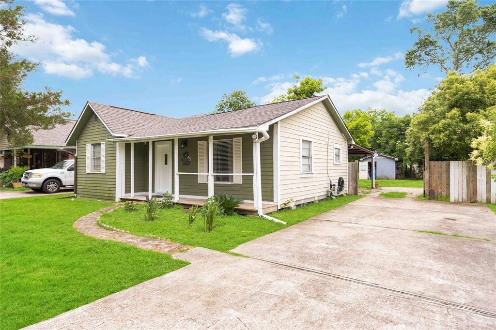 Houston, TX 77075,8328 Winthrop ST