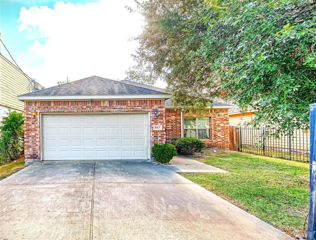 Houston, TX 77051,8313 Comal ST