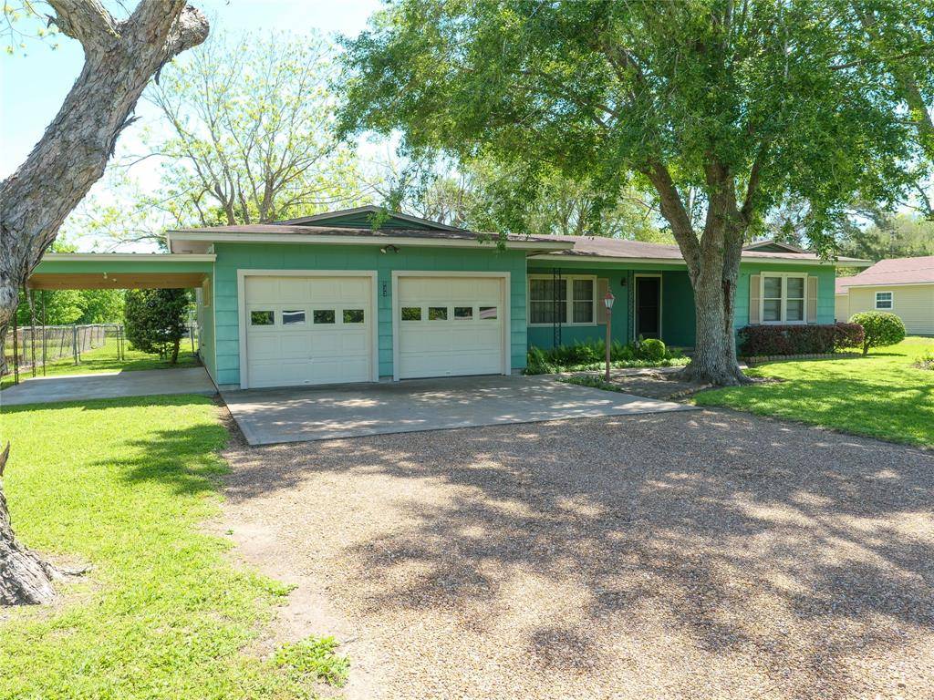 Ganado, TX 77962,833 State Highway 172