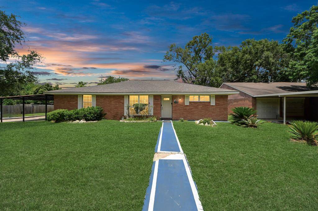 Baytown, TX 77521,310 Harold LN