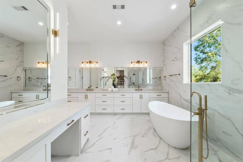 Houston, TX 77008,1107 Grovewood LN