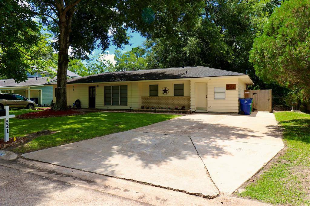 Angleton, TX 77515,521 Holly ST