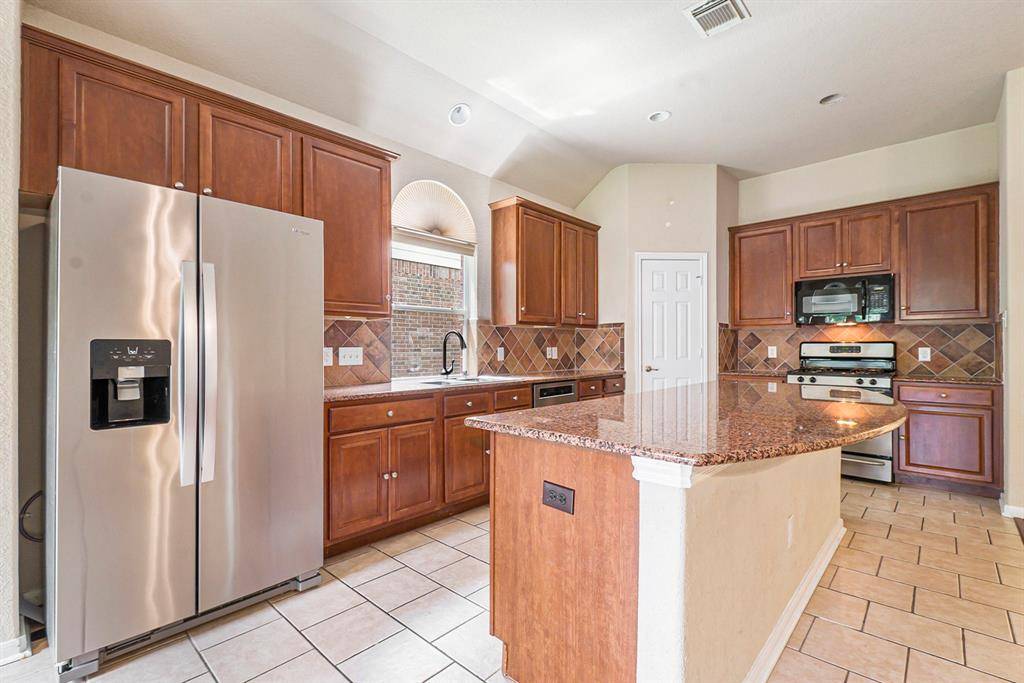 The Woodlands, TX 77382,6 Caelin Court