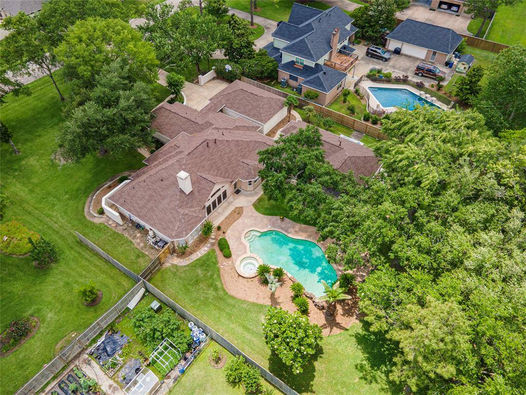 Friendswood, TX 77546,904 Pine Hollow DR