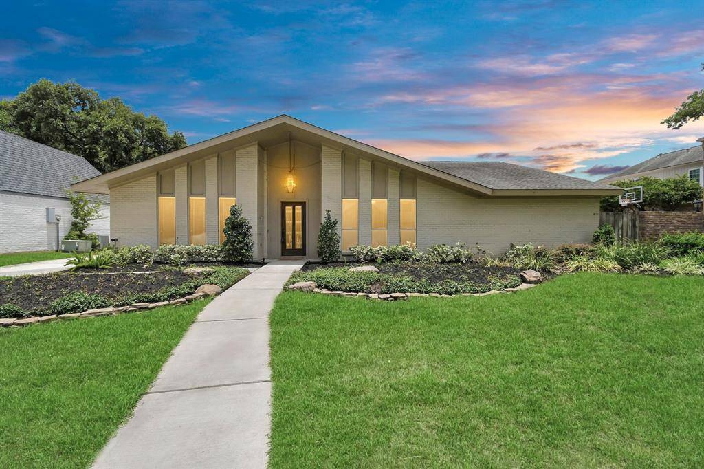 Sugar Land, TX 77478,815 Edgewick CT