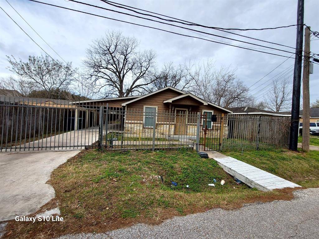 Houston, TX 77051,8416 Livingston ST