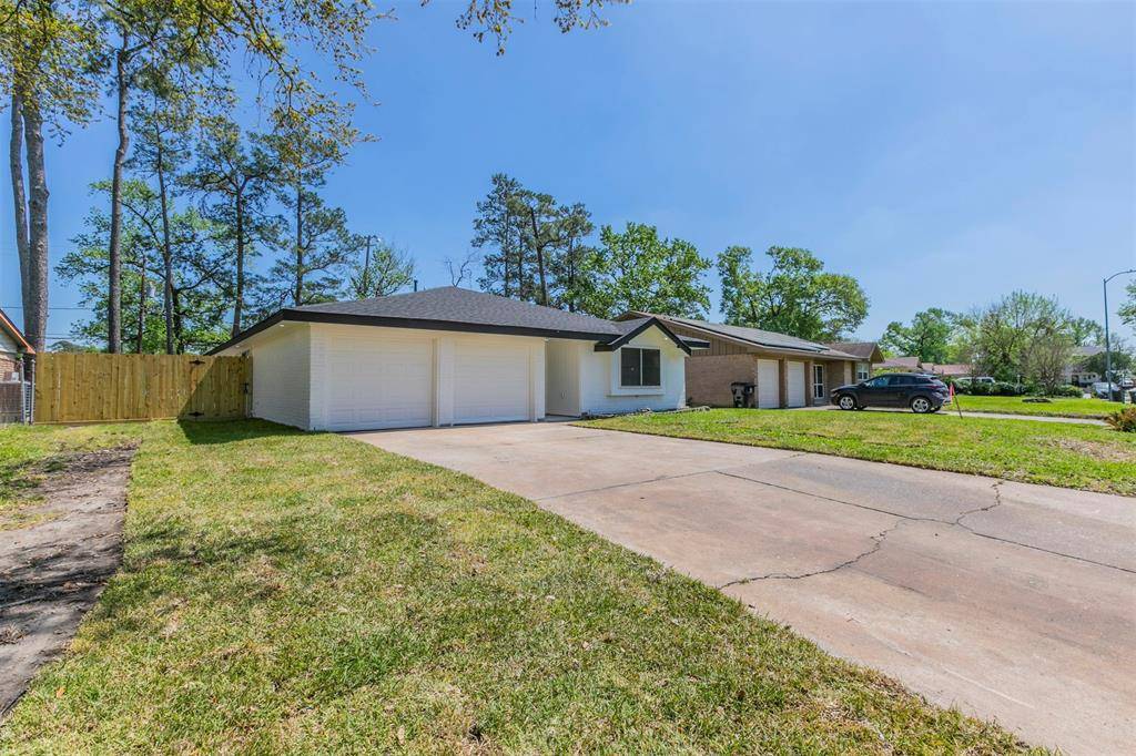 Houston, TX 77016,10322 Blades ST