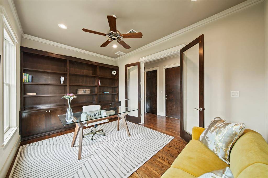 Houston, TX 77018,959 W 42nd ST