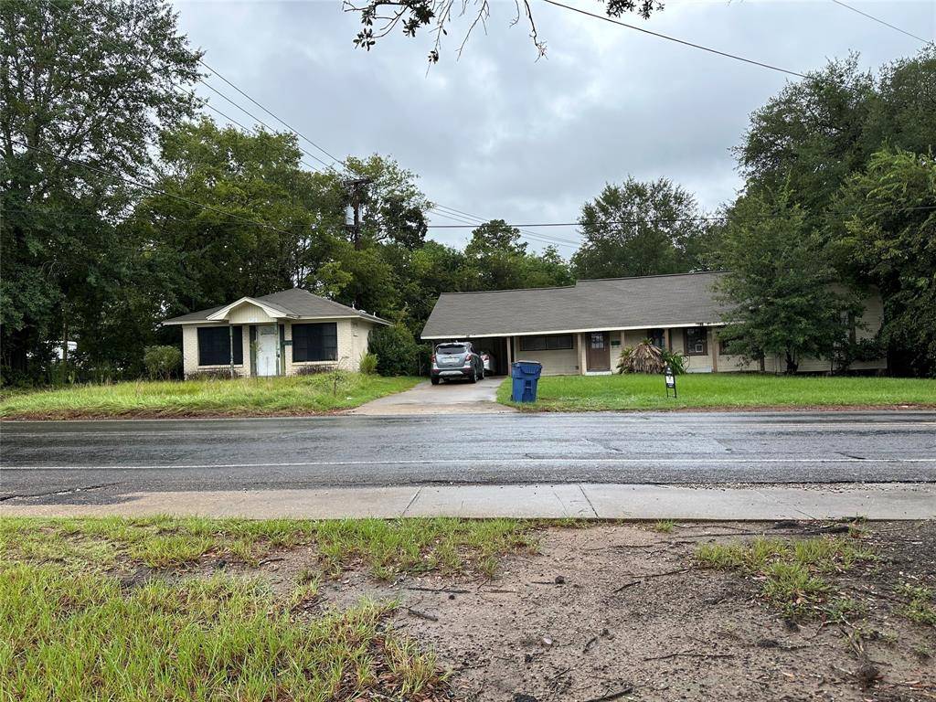 Diboll, TX 75941,303 and 303 1/2 N Hines ST