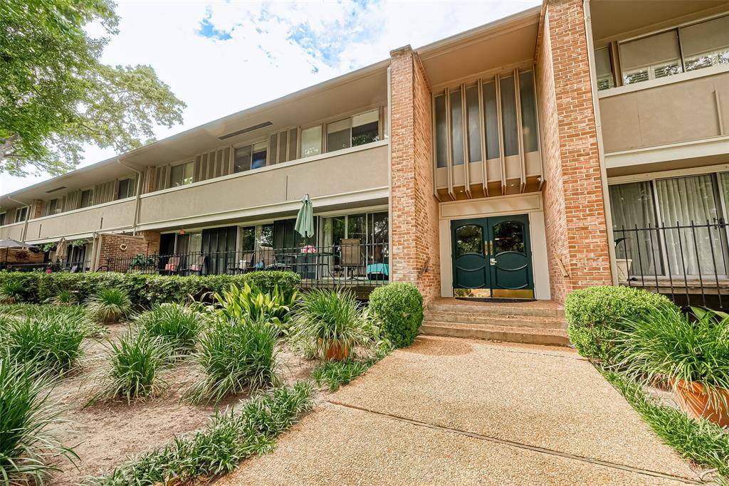 Houston, TX 77057,642 S Ripple Creek DR #642