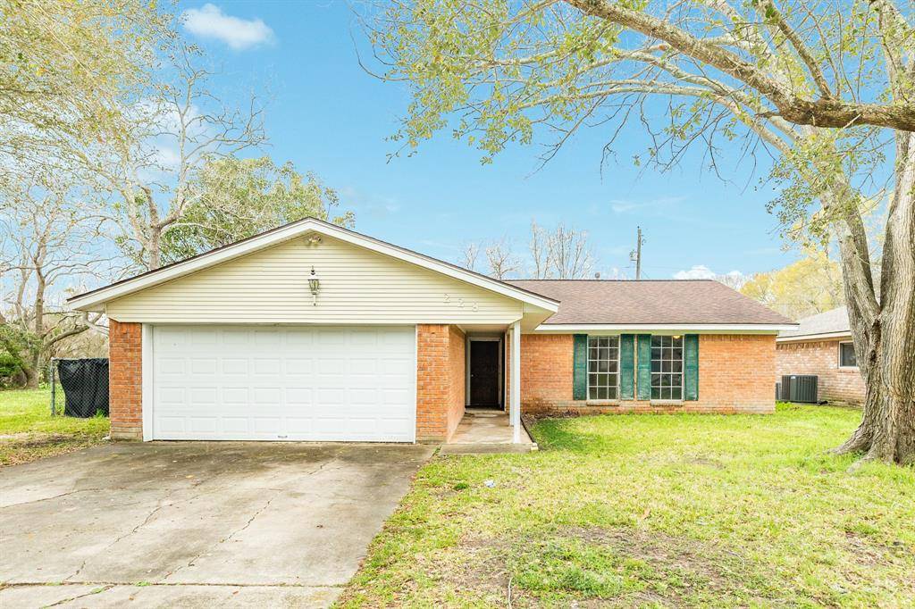 Angleton, TX 77515,228 La Laja DR