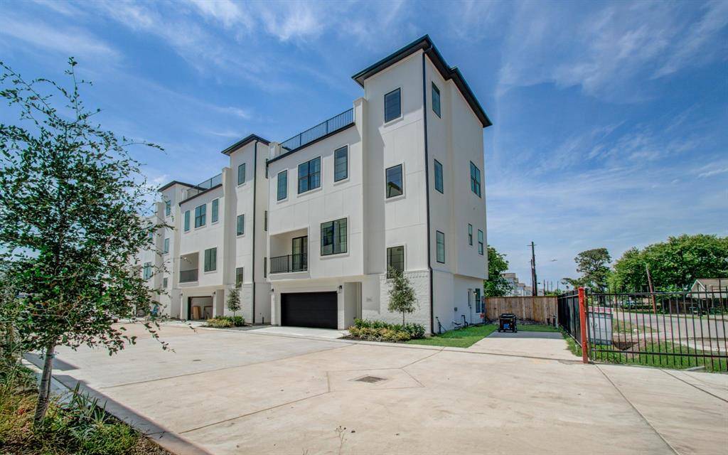 Houston, TX 77055,8705 Ojeman Villas DR